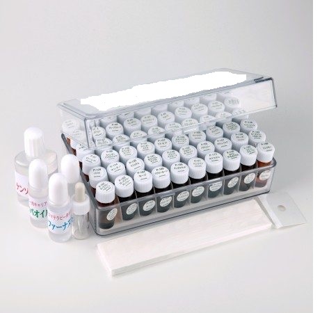【スーパーSALE中クーポン利用で10%OFF！】【特典付き 】健草医学舎 精油トライアルキット 60品種セット 各1ml (約20滴)  プラナロム ケモタイプ精油 エッセンシャルオイル PRANAROM