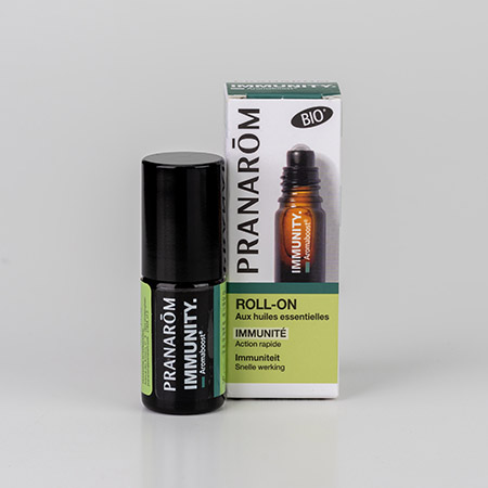 【今ならアロマの香ミニボトル＆精油マニュアル2大特典付】アロマブーストロールオン・イミュニティ 5ml (約100滴) プラナロム ケモタイプ精油 エッセンシャルオイル PRANAROM
